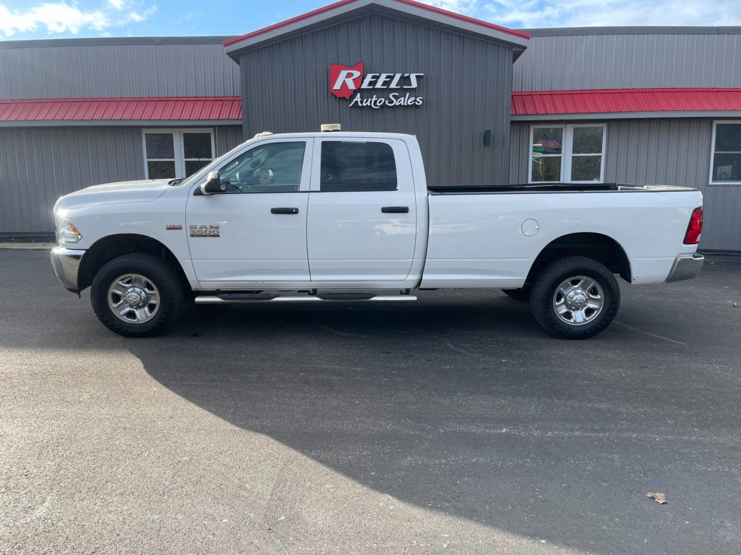 2018 White /Black RAM 3500 Tradesman Crew Cab 4WD (3C63R3GJ7JG) with an 6.4L V8 OHV 16V engine, 6A transmission, located at 11115 Chardon Rd. , Chardon, OH, 44024, (440) 214-9705, 41.580246, -81.241943 - Photo#15